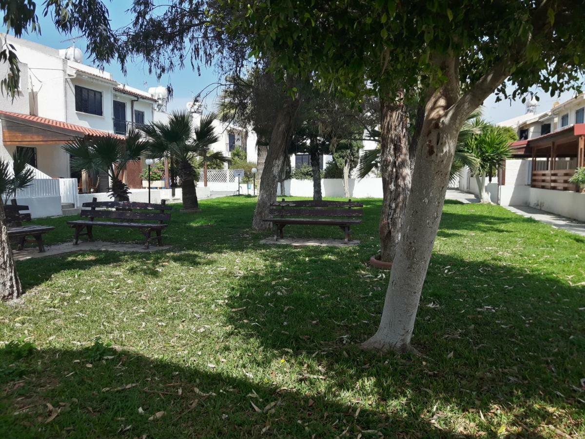 Kermia Beach Apartment Lárnaca Exterior foto